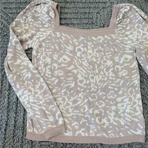 Vestique Patterned Sweater